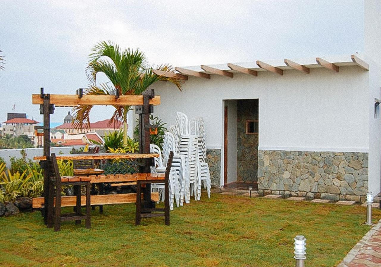 Sky Garden Hotel By Reddoorz Roxas City Esterno foto