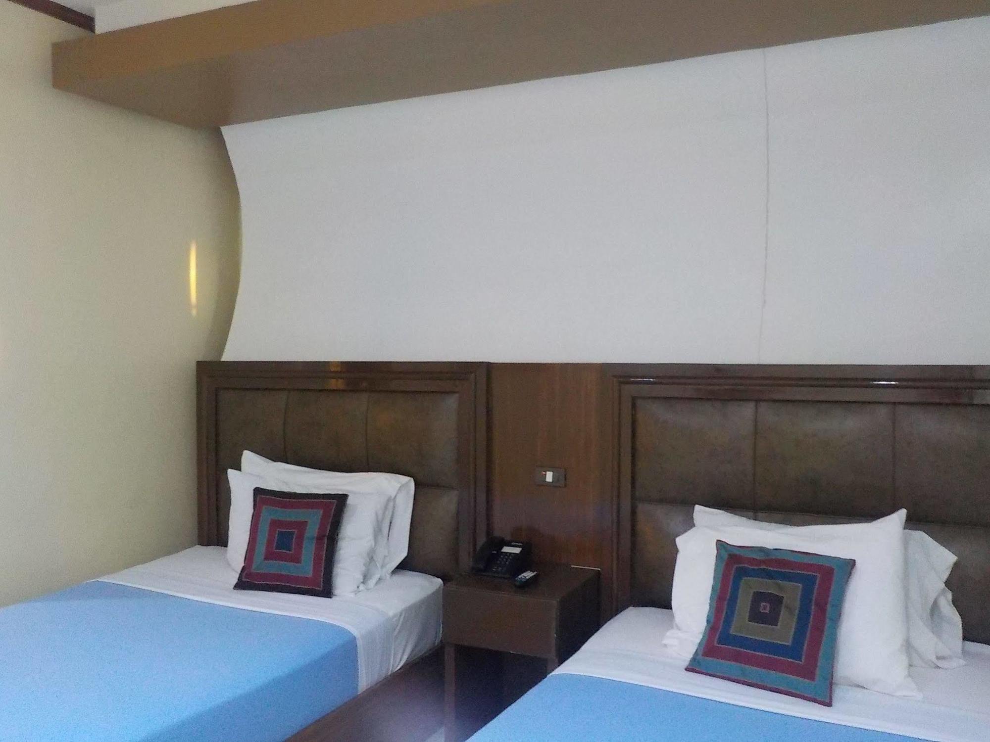 Sky Garden Hotel By Reddoorz Roxas City Esterno foto